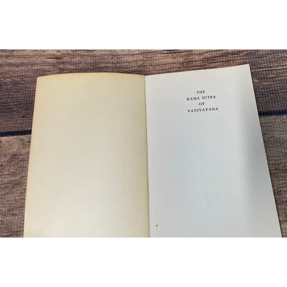 Vintage 1960s Paperback Book The Kamasutra of Vatsayana 1964 - Picture 6 of 9